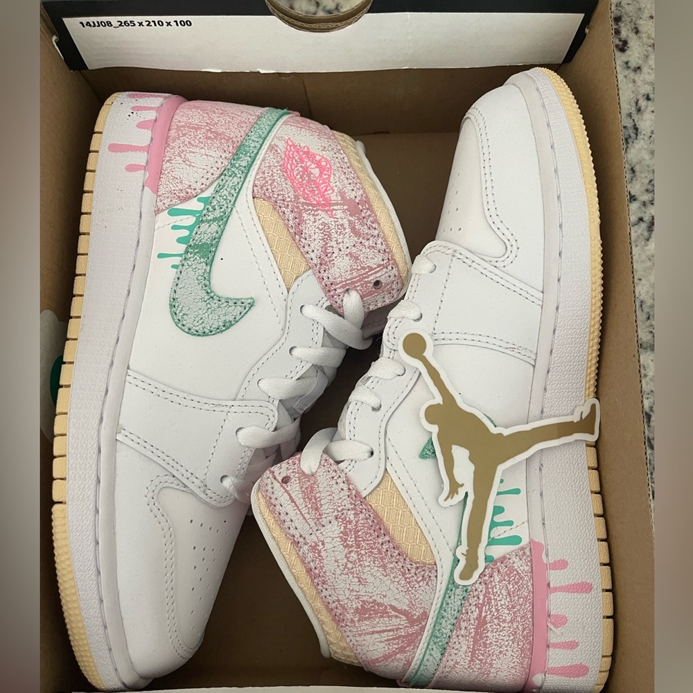 Air Jordan 1 mid SE (GS)